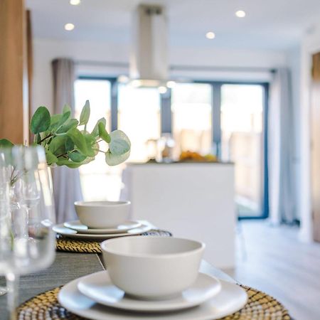 맨체스터 Rest&Recharge At Waterway House 빌라 외부 사진