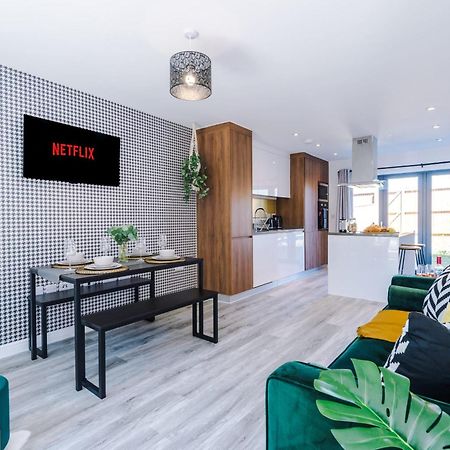 맨체스터 Rest&Recharge At Waterway House 빌라 외부 사진