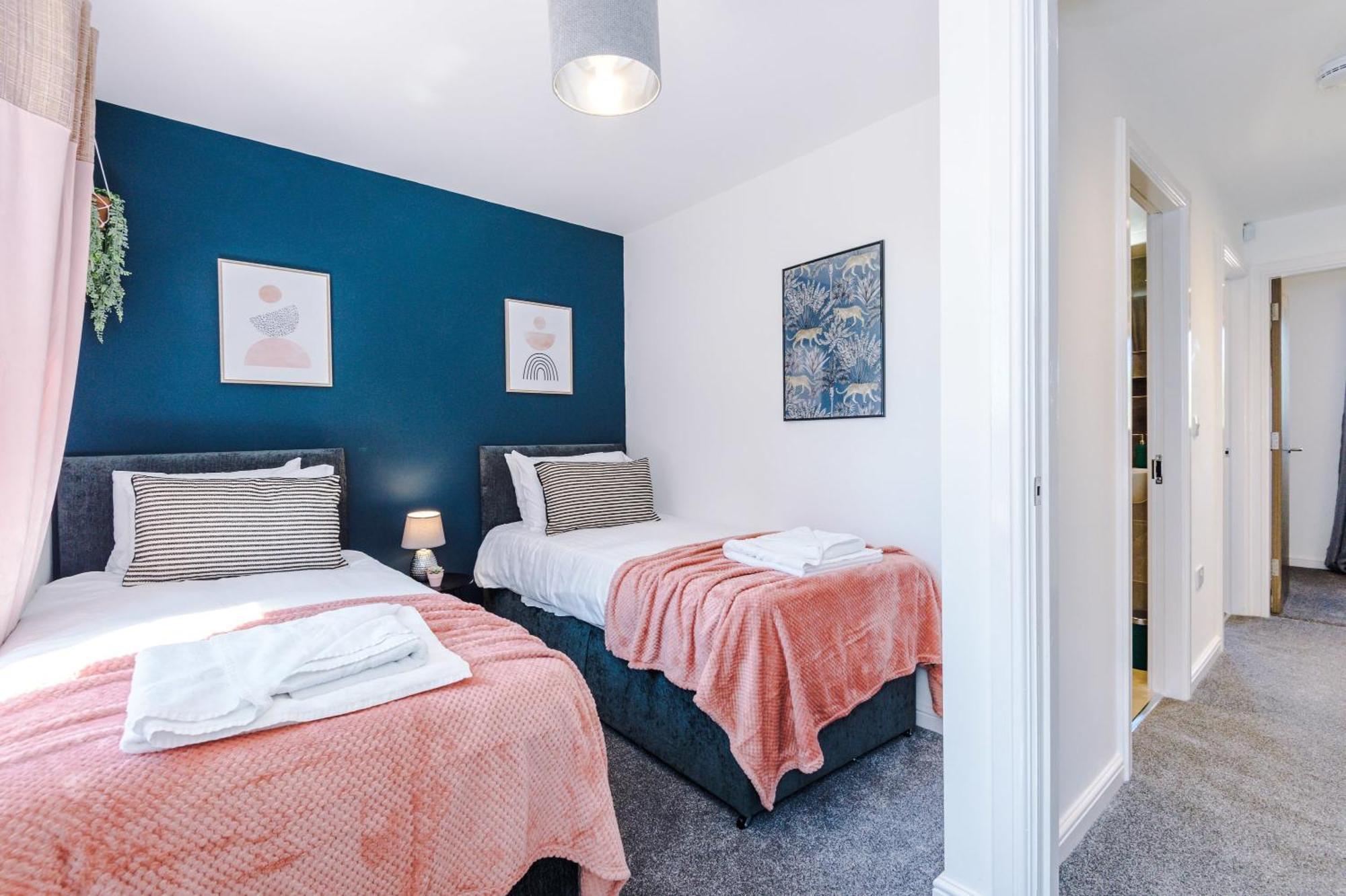 맨체스터 Rest&Recharge At Waterway House 빌라 외부 사진